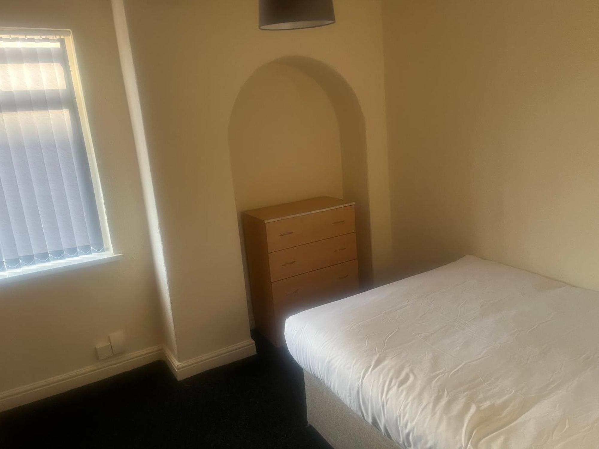 Simple Inn Wakefield Extérieur photo