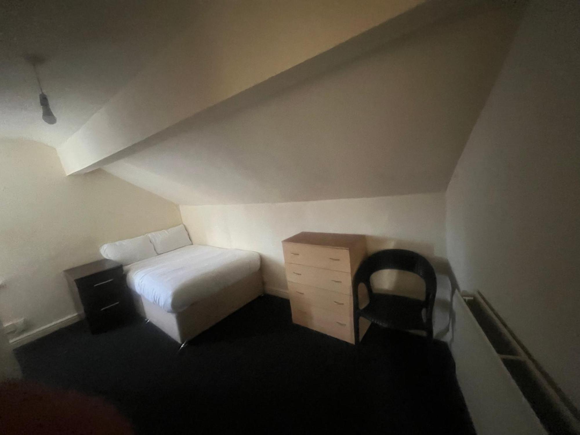 Simple Inn Wakefield Extérieur photo